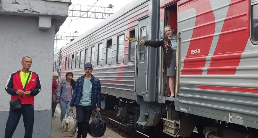 Выбросят из вагона вместе с чемоданами: в РЖД ввели новые правила, теперь не поможет даже купленный билет