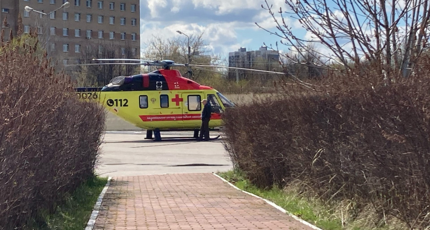 Спасатели Мордовии успешно отработали ночные десантные спуски с вертолета