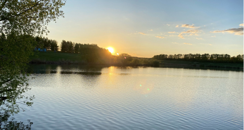 Сотрудники МЧС России напомнили о том, как обезопасить детей во время отдыха у воды