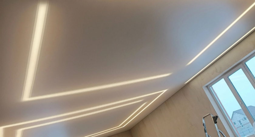 Забудьте про натяжные потолки: есть вариант уютнее, дешевле и тише