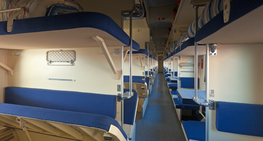 Что делать, если сосед просит уступить нижнюю полку в поезде: хитрые советы пассажирам