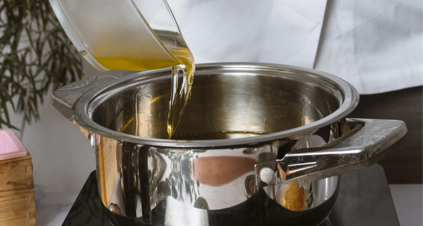 Стоит ли сливать «первую воду» при варке мяса: объясняет опытный шеф-повар — запомните это правило раз и навсегда