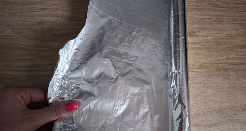 Матовой или блестящей: какой стороной нужно заворачивать продукты в фольгу для запекания - запомните это раз и навсегда