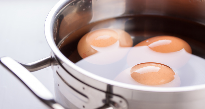 Спорим, вы все время варили яйца неправильно? Названа главная ошибка всех хозяек - не соль и не уксус