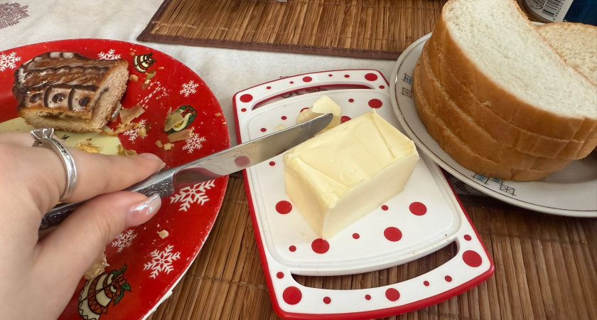 Сравнил масло «из деревни» с магазинным — вердикт начисто порвал все шаблоны: к «бабкам» больше ни ногой