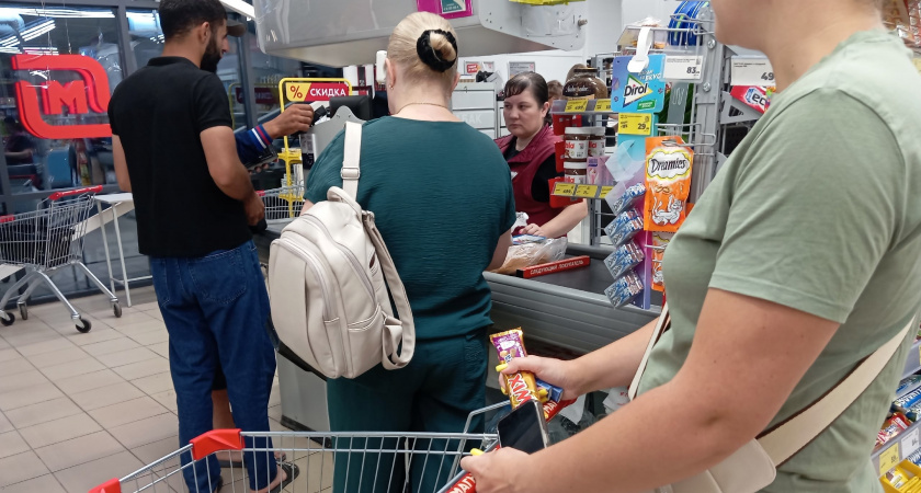 "Пикать" товары на кассе - только ничтожная часть работы: бывшая кассирша "Магнита" честно рассказала о своем опыте