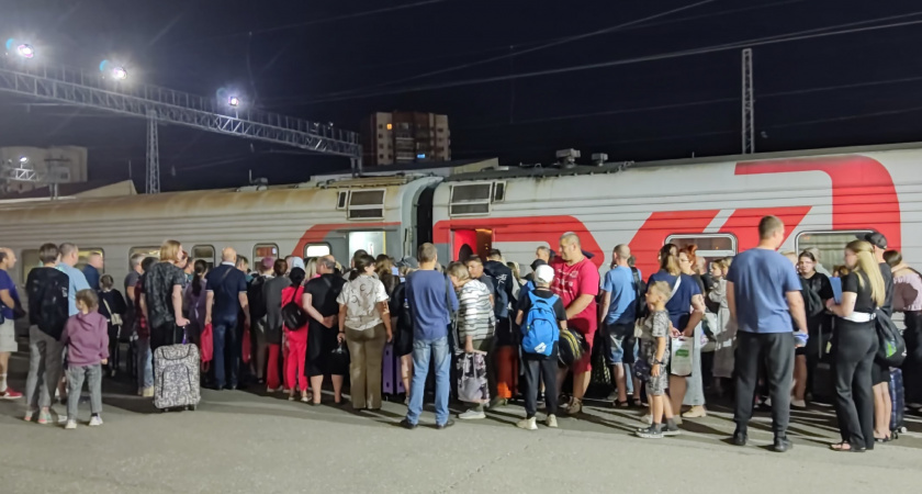 Школьники в музейном арт-лагере в Саранске учились управлять нейросетью