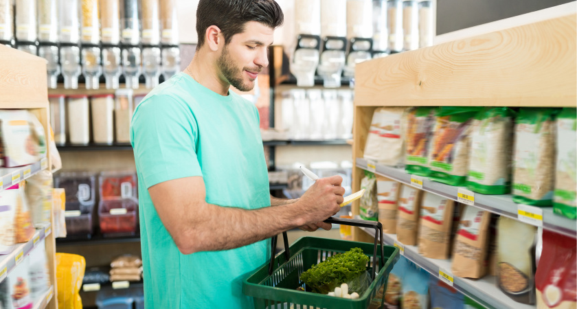 Канадец сходил за продуктами в российский магазин, эмоции через край: вот что его поразило сильнее всего