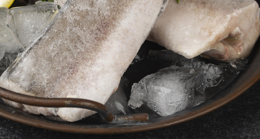 Купил дешевый минтай в "Магните у дома", приготовил, но есть не стал - вот что смутило с первого кусочка