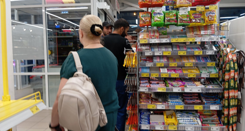 "Клиент не всегда прав": кассирша "Магнита" взашей выгнала покупательницу и запретила попадаться на глаза - вот что ее взбесило