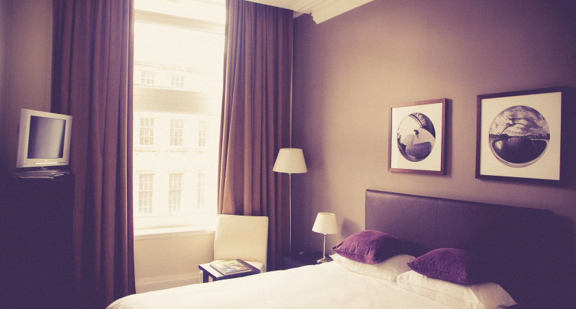 Воздух в квартире очистится и надолго наполнится свежим ароматом: понадобятся 2 листочка этой приправы