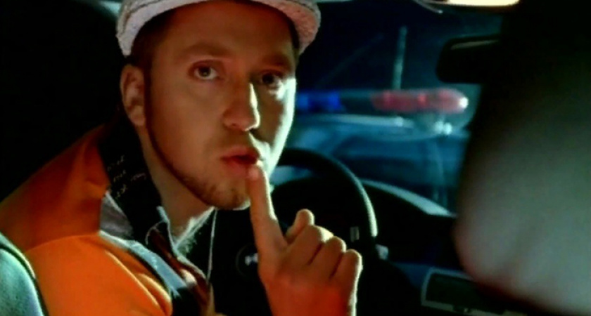 Что стало с Серёгой, который пел про чёрный бумер?