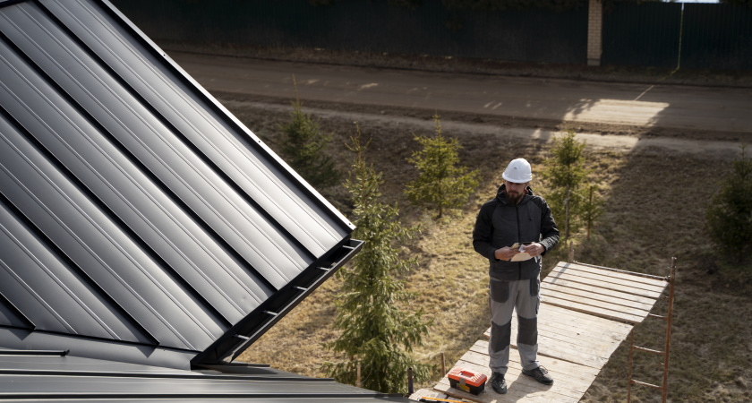 Зачем мучиться с сотовым поликарбонатом на навесах и крыльце: когда есть его старший брат и он лучше во всём