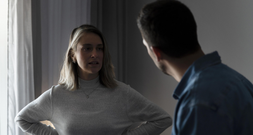 Решили жить с женой в разных комнатах и не входить без спроса - вот чем в итоге все закончилось