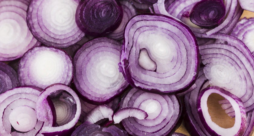 Вот что в Крыму продают туристам под видом ялтинского лука