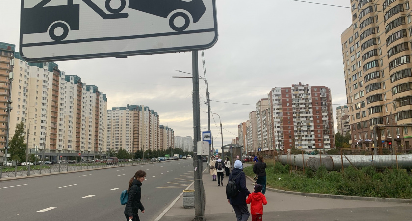 Нужно ли водителю ждать, когда пешеход полностью перейдёт дорогу