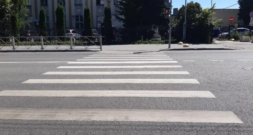 Предупреждающие надписи появились у пешеходных переходов в Саранске