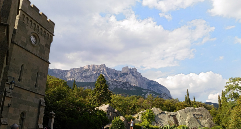Поехала в Крым на лето с 50 тысячами, вернулась с миллионом: мастерица поняла, чем можно заработать на Юге
