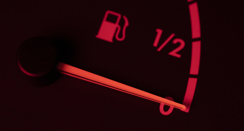 Почему не стоит заправлять машину до полного бака