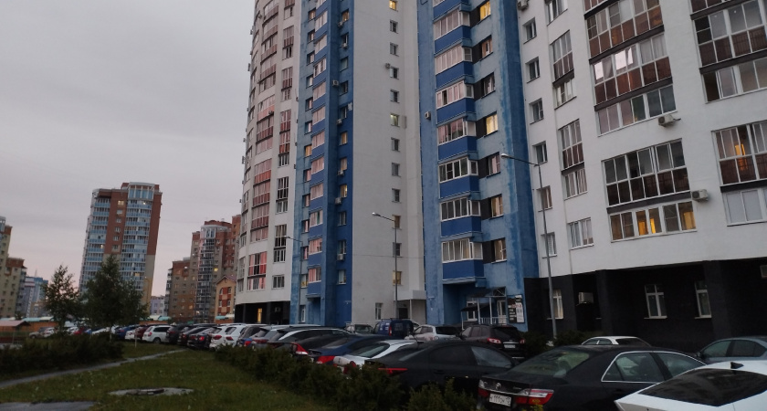 Ключи от новых квартир вручил Владимир Быков сиротам в Саранске