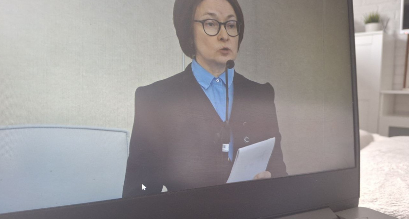 Работающие россияне, держитесь крепко: ЦБ предупредил о грядущем кризисе и жесткой просадке экономики