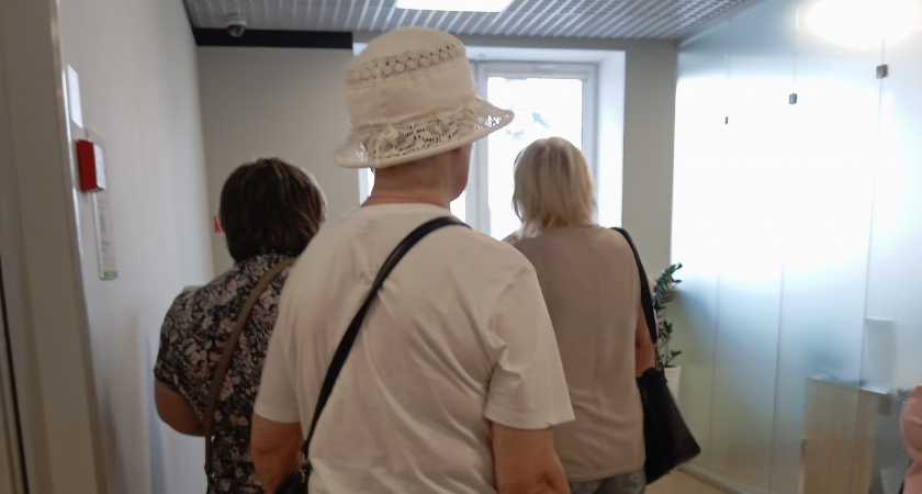 Пожилые саранцы столкнулись с трудностями при оплате коммунальных услуг из-за закрытия касс