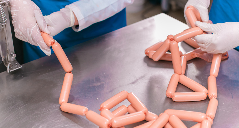 Надо ли варить сосиски и сардельки