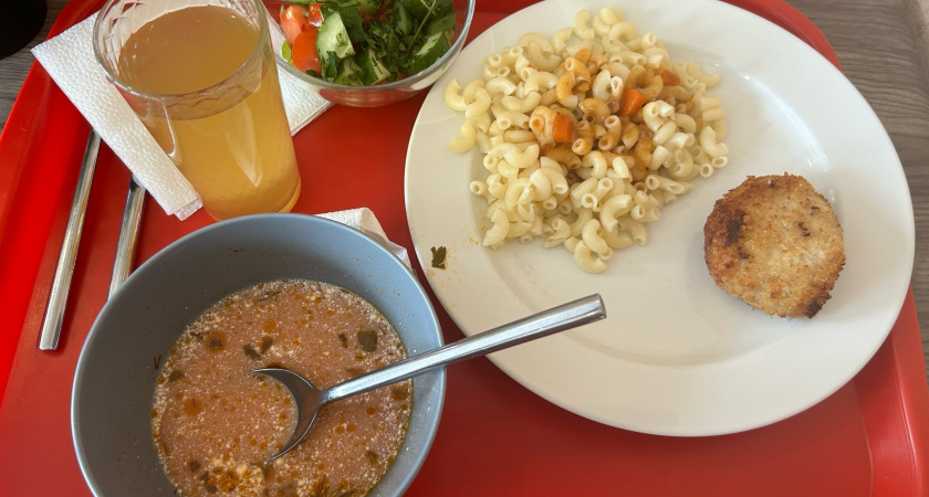 Родители в Саранске проверили качество питания в школе №38