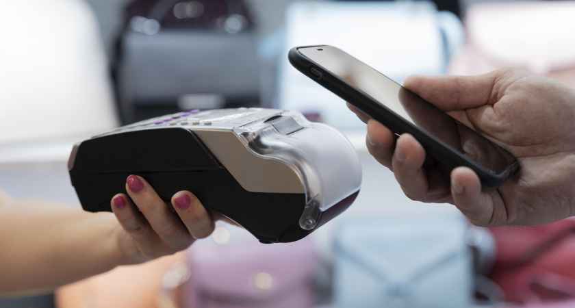 Почему оплата товаров переводом на карту опасна