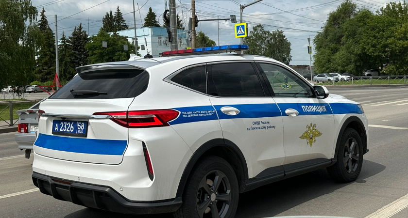 В Саранске патрульные забрали «Форд» у молодого человека, который не получал водительских прав