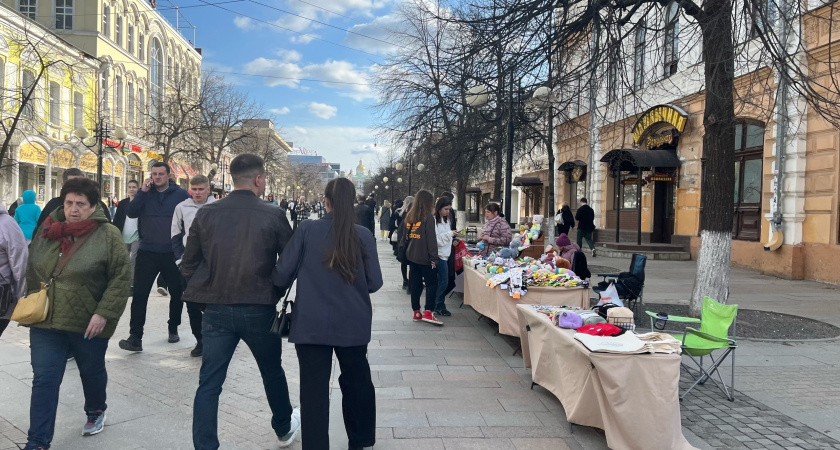 Как общаться с людьми, которые вас ни во что не ставят: 5 рабочих приёмов, которые помогут сохранить достоинство и выйти в дамки