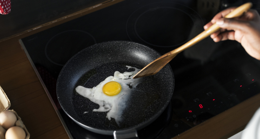 Минусы индукционной плиты, о которых мы узнали только после того, как стали жить в новом доме с такой плитой