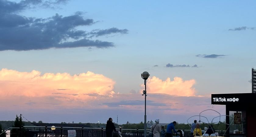 В Саранске фонтан «Адажио» готовят к зиме, укрыв одеялом