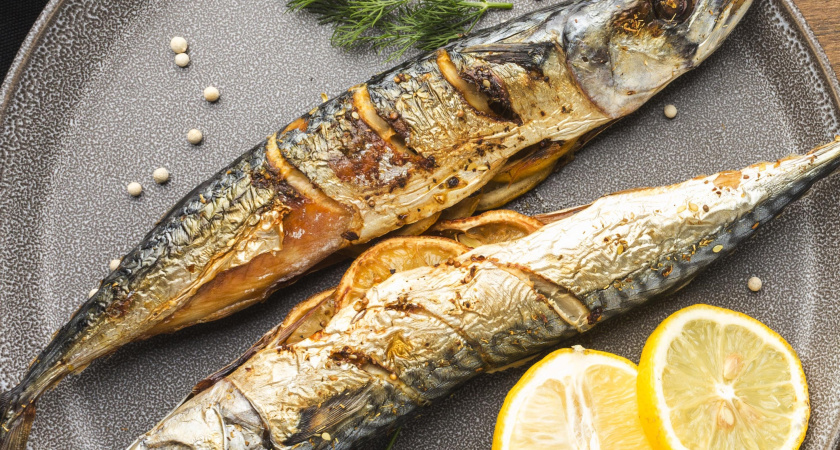 Когда я первый раз попробовала скумбрию по этому рецепту, пожалела, что сделала так мало: вкуснее рыбы я еще не ела, честное слово