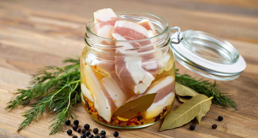 Сало в банке в рассоле: как сделать копеечный продукт ресторанным блюдом - совет от шеф-повара