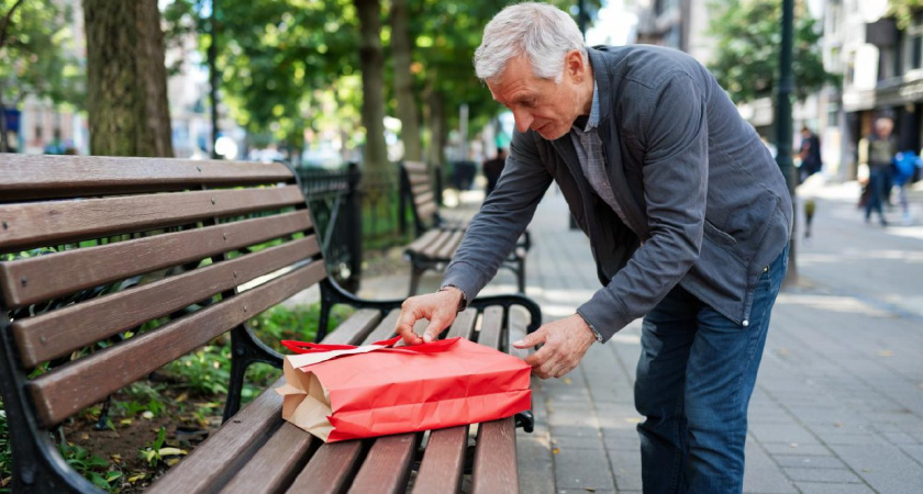 Мужчина нашёл на улице пакет с 1,6 млн рублей и взял деньги себе: теперь его обвиняют в краже - кто на самом деле прав в этой ситуации