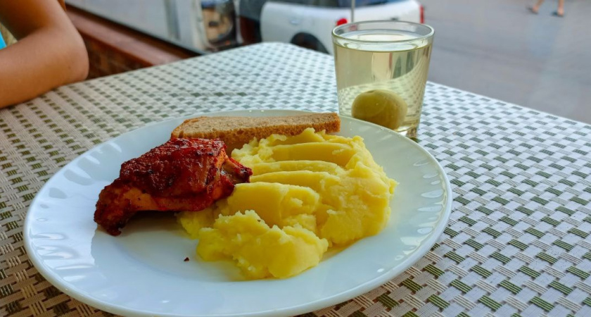 Бесплатное питание для школьников и студентов из многодетных семей вводится в Мордовии