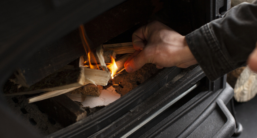 Топлю печку третий год с одним «вечным поленом» - сократил расход дров в два раза. Умельцы в деревнях только так и делают