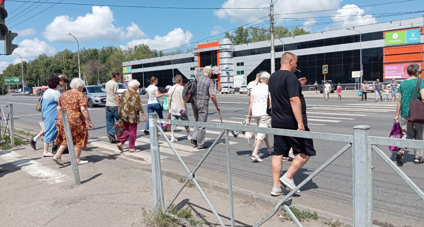 Шага на «зебру» мало: Верховный суд разъяснил, когда водитель может не пропускать пешехода 