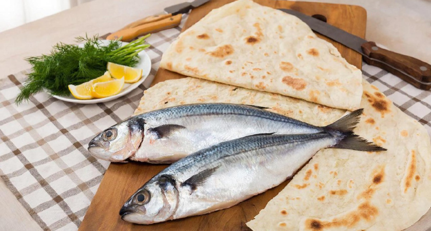 Беру селедку и лаваш и готовлю обалденную закуску на новогодний стол: роллы "по-русски" оценили даже любители ресторанной еды 