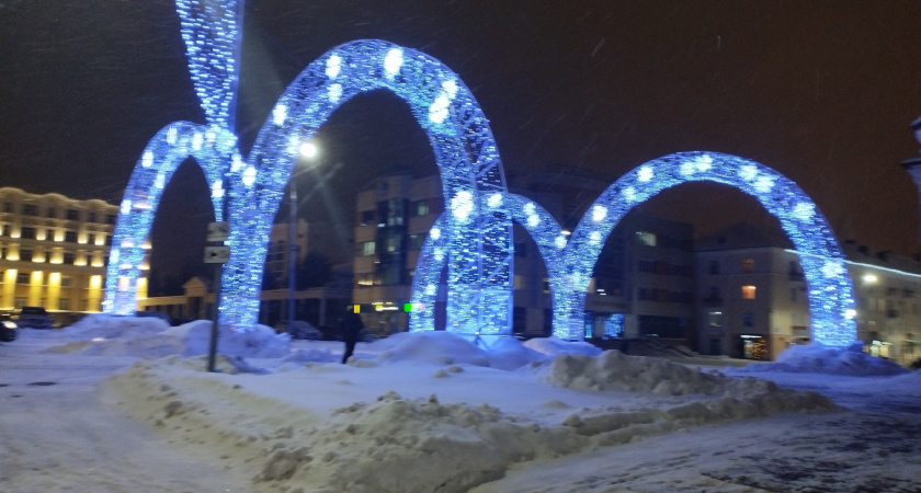 Город украсят сотни метров гирлянд: к Новому году в Мордовии начали готовить Рузаевку