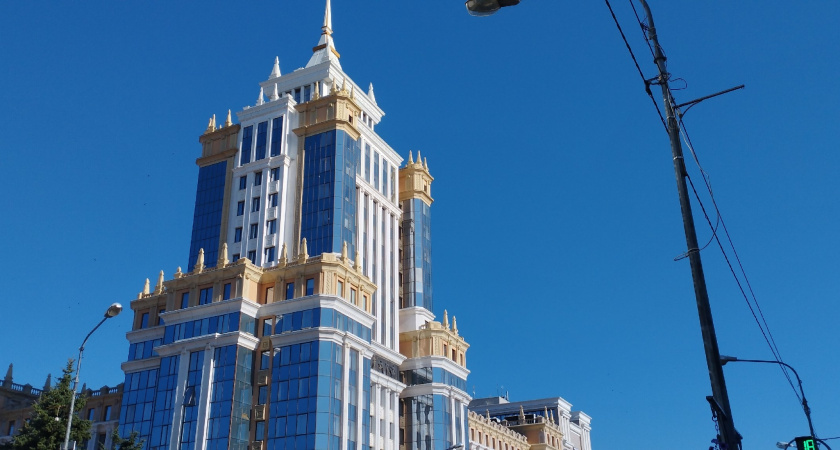 Школьники из Саранска приняли участие в главном кадетском бале страны