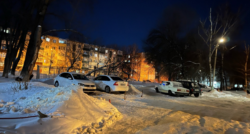 "Убери машину, я для себя чистил": решил проблему с захватом мест на парковке - без ссор с соседями и проколов колес