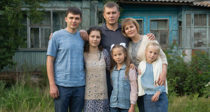 Почему россияне скупают дома в заброшенных селах: вот в чем их интерес