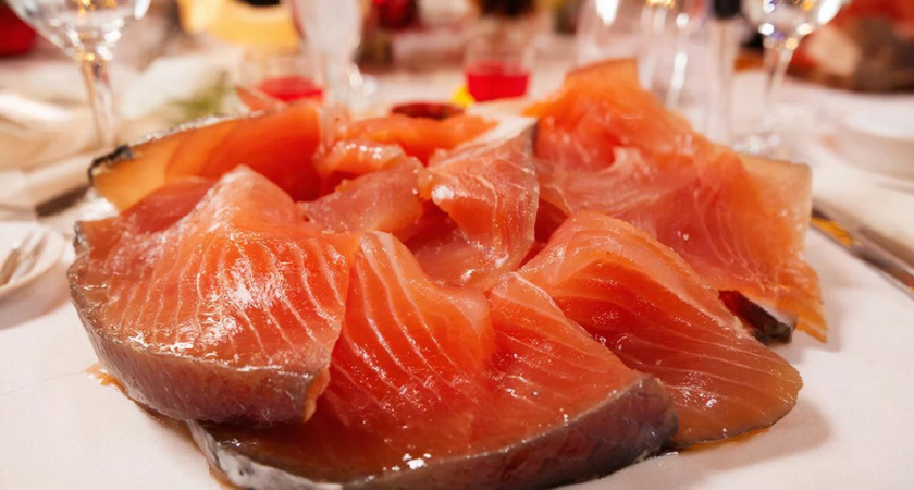 Всегда засаливаю горбушу на новый год, а гости твердят, что это семга: рецепт до смешного простой - делюсь