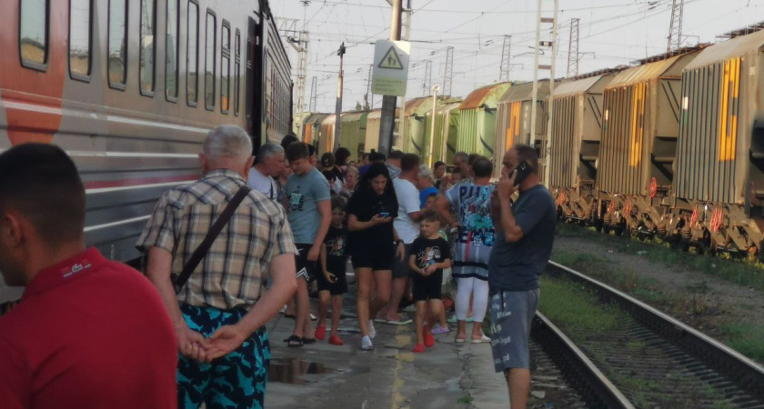 Задушевные беседы в плацкарте отменяются: эти 8 вещей нельзя спрашивать у попутчика, даже если он сам готов все разболтать 