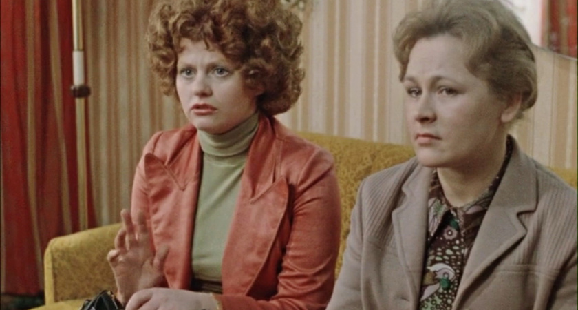 3 нелепых вещи, которые наши бабушки носили в СССР - нынешним женщинам и думать о таком стыдно