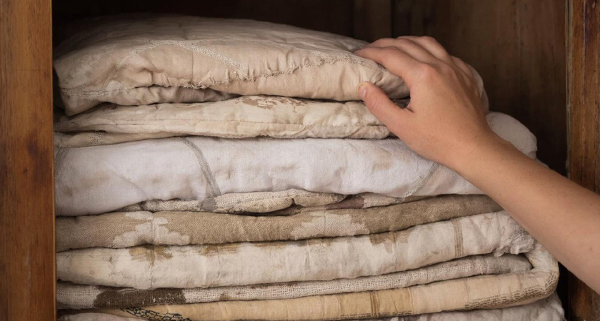 Не выкидывайте старые покрывала и пледы: 3 гениальных способа дать тряпью вторую жизнь 