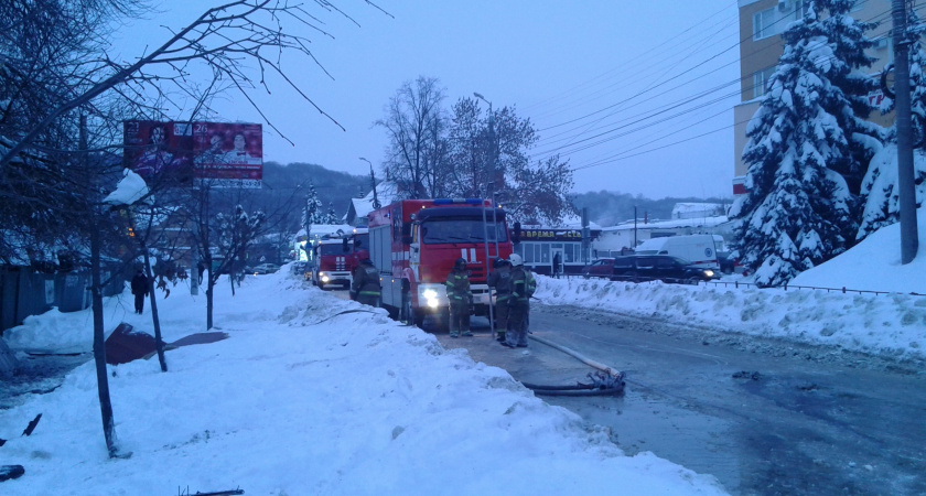 В Мордовии следователи устанавливают причину пожара, в котором погибли три человека