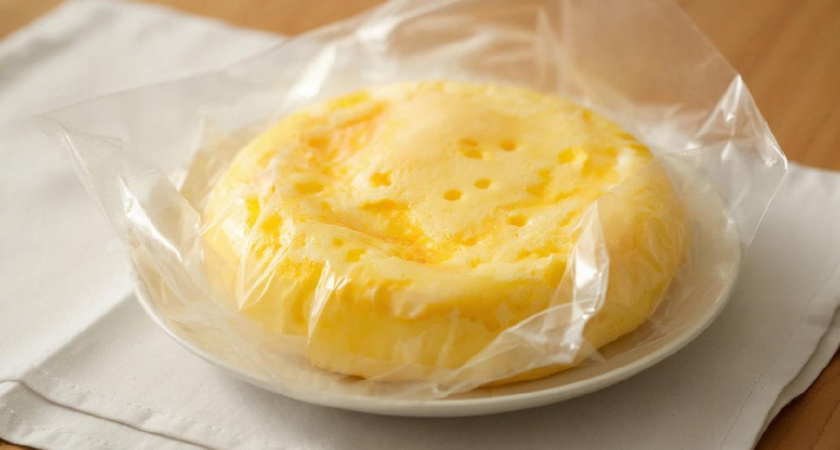 Разбиваю 3 яйца в пакет - и через 5 минут пышный белковый завтрак уже на столе